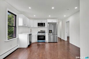 54 Overlook Ave in New Britain, CT - Building Photo