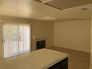 6404 Rose Tree Ln in Las Vegas, NV - Building Photo - Building Photo