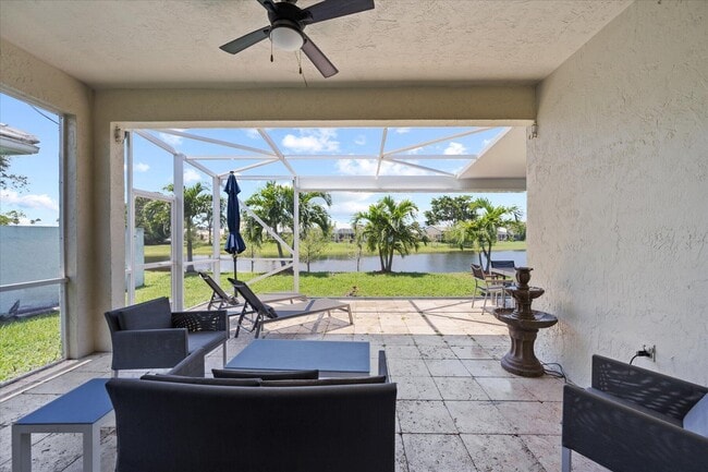 2573 Country Golf Dr in West Palm Beach, FL - Foto de edificio - Building Photo
