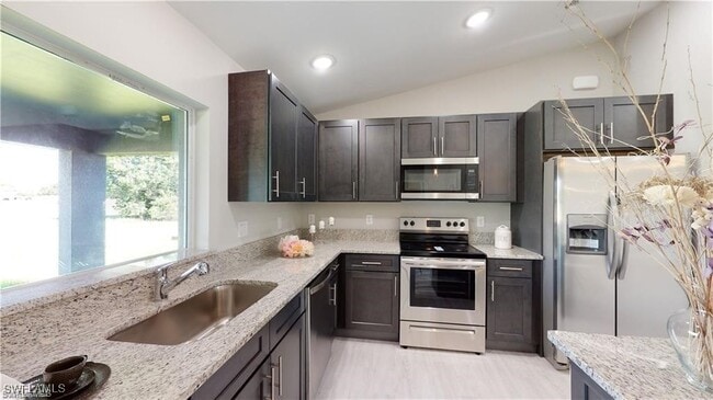 3401 NE 18th Ave in Cape Coral, FL - Building Photo - Building Photo