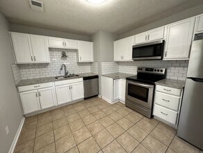 125 Grove Creek Dr in Locust Grove, GA - Building Photo - Building Photo