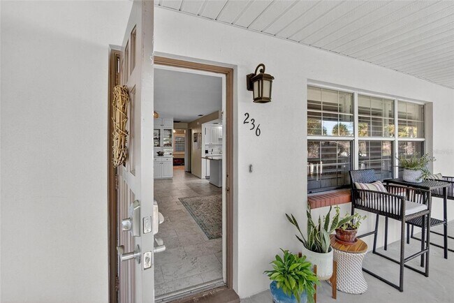 650 Pinellas Point Dr S in St. Petersburg, FL - Building Photo - Building Photo