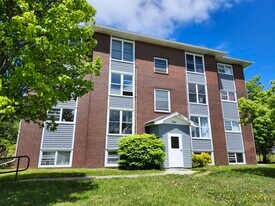 264 Ellerdale St in Saint John, NB - Building Photo