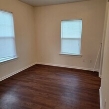 322 7th Ave N in Texas City, TX - Foto de edificio - Building Photo