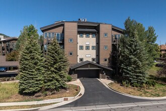 Crestview Condominiums in Park City, UT - Building Photo - Building Photo