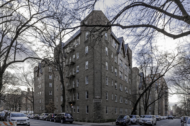 100 Van Cortlandt Park S in Bronx, NY - Building Photo - Building Photo