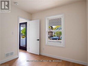 98 Pleasant Ave in St Catharines, ON - Building Photo - Building Photo