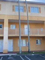 6245 SW Kendale Lakes Cir in Miami, FL - Building Photo