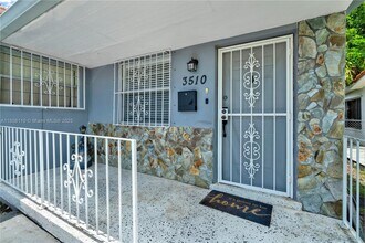 3510 SW 90th Ave in Miami, FL - Foto de edificio - Building Photo