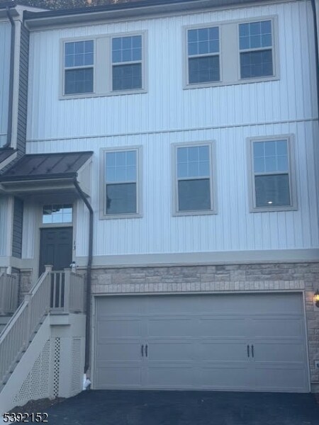 13 General Winds Wy in Denville, NJ - Building Photo