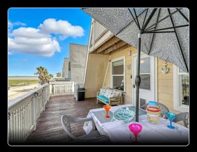 222 Sandpebble Pl in Surfside Beach, TX - Building Photo - Building Photo