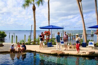 100 Fairview Ave in Ft. Myers, FL - Building Photo - Building Photo