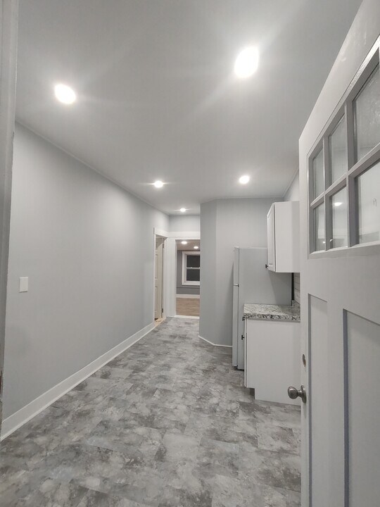 142 High St, Unit #1 in Hardwick, VT - Building Photo