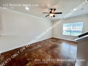 622 Meadow Arbor Ln in Universal City, TX - Building Photo - Building Photo