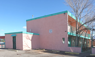 316-320 Espanola St NE in Albuquerque, NM - Foto de edificio - Building Photo