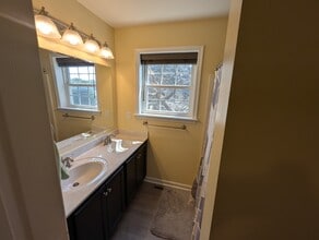 327 Melbourne Ln in Mechanicsburg, PA - Foto de edificio - Building Photo