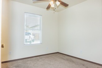 Miracle Apartments in Corpus Christi, TX - Building Photo - Building Photo