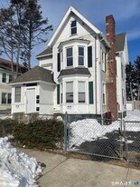 227 Arctic St in Bridgeport, CT - Building Photo