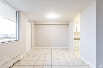 21 Kendale Court Apartments in Hamilton, ON - Building Photo - Building Photo