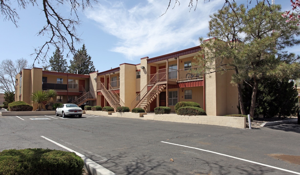 White Oak Apartments in Albuquerque, NM - Foto de edificio