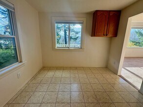 310-310 San Joaquin Ave-Unit -1 in Shelton, WA - Building Photo - Building Photo