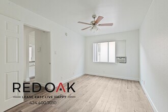 4069 Oakwood Ave in Los Angeles, CA - Building Photo - Building Photo