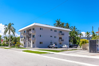 Waterside Apartments in Miami, FL - Foto de edificio - Building Photo