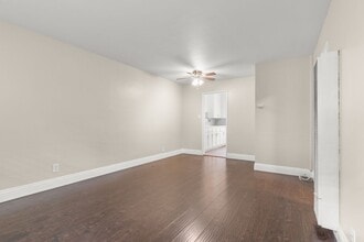 201-209 E 12th Street in Long Beach, CA - Foto de edificio - Interior Photo