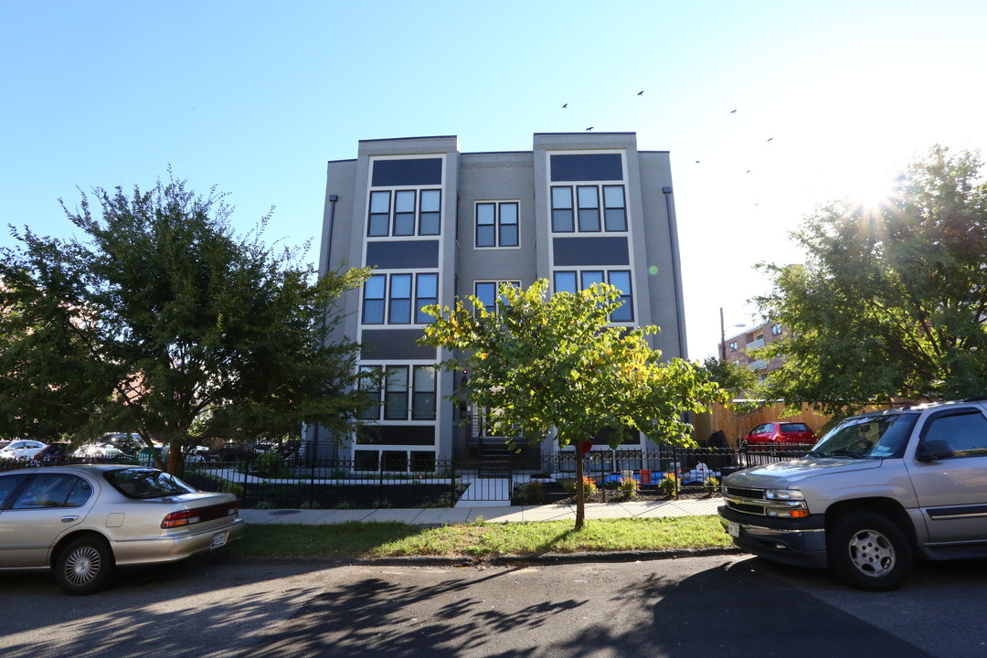 1401 K St SE in Washington, DC - Building Photo