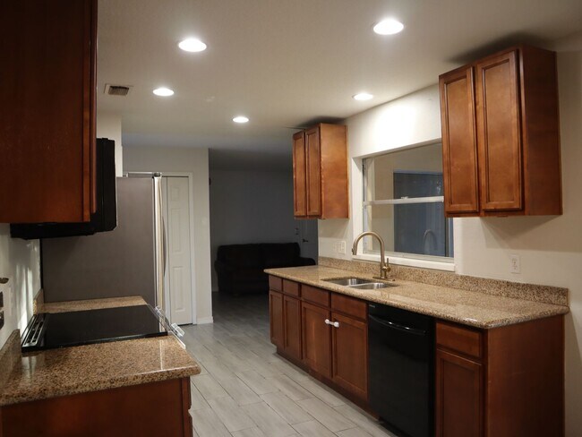 1426 Farmington Ave in Deltona, FL - Building Photo - Building Photo