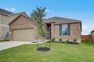 165 Pivot Dr in Taylor, TX - Building Photo - Building Photo
