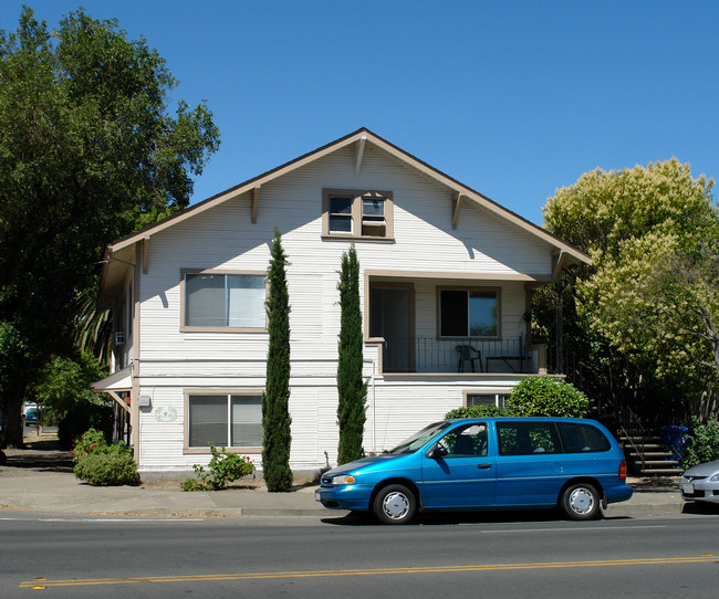 1300 C St in Napa, CA - Foto de edificio - Building Photo