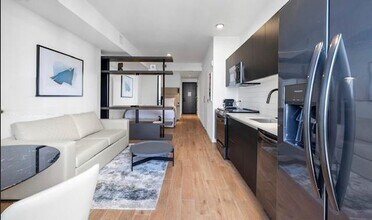 398 NE 5th St, Unit 3107 in Miami, FL - Building Photo - Building Photo