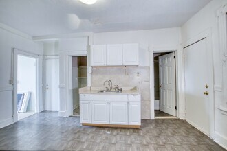 821 Park St-Unit -825 2N in Hartford, CT - Building Photo - Building Photo