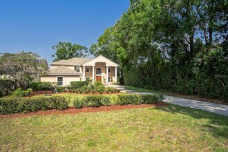 11710 N Armenia Ave in Tampa, FL - Building Photo - Building Photo