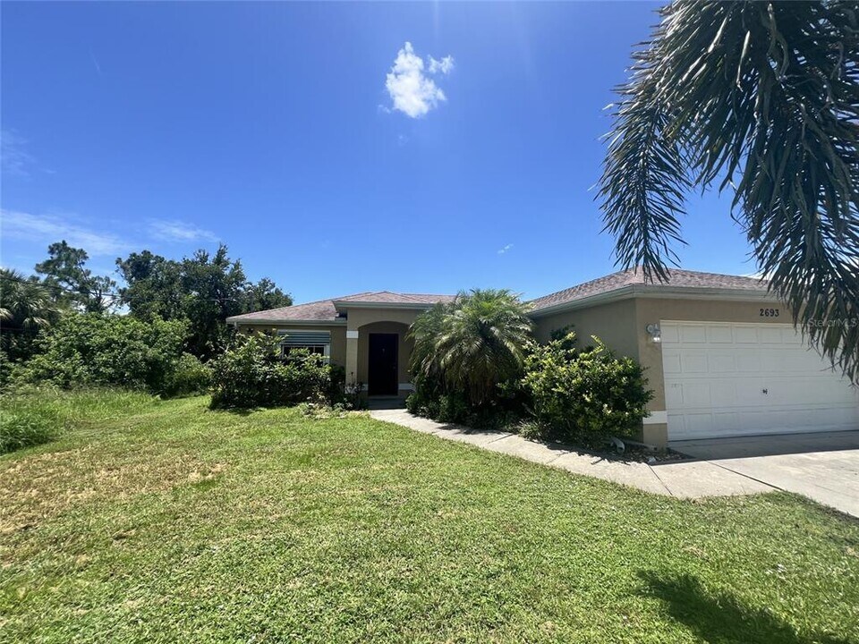 2693 Burri Terrace in North Port, FL - Building Photo