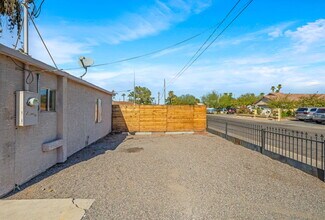 2745 E Willetta St, Unit 1 in Phoenix, AZ - Building Photo - Building Photo
