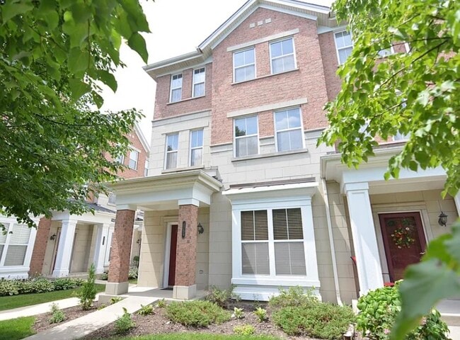 property at 4756 N Lamon Ave