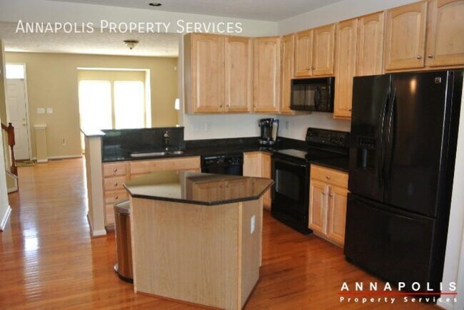 950 Citrine Ct in Odenton, MD - Foto de edificio - Building Photo