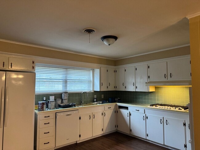 504 Meadowbrook Dr in Longview, TX - Building Photo - Building Photo