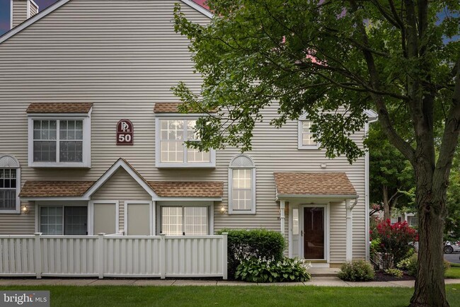 property at 5001 Aberdeen Ln