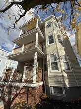 196 Sherman St, Unit #2 in Cambridge, MA - Building Photo - Building Photo