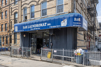 445 Bleecker St in Brooklyn, NY - Building Photo - Building Photo