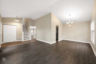 1098 Gannon Ct in Hoffman Estates, IL - Building Photo - Building Photo