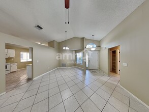 1821 Rudder Dr in Valrico, FL - Building Photo - Building Photo