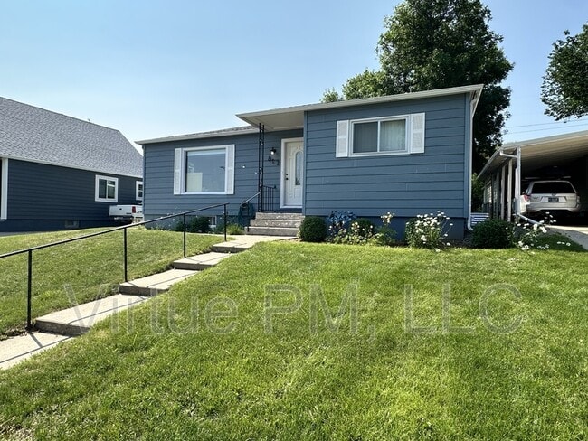 property at 812 6th St