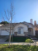 862 Graystone Ct in Yuba City, CA - Building Photo