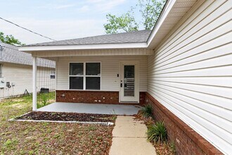203 8th Ave in Crestview, FL - Building Photo - Building Photo