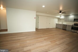 22271 Goldenrod Dr in California, MD - Building Photo - Building Photo