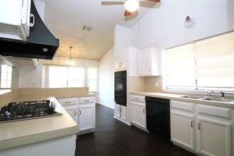 6503 Heron Dr in Austin, TX - Building Photo - Building Photo